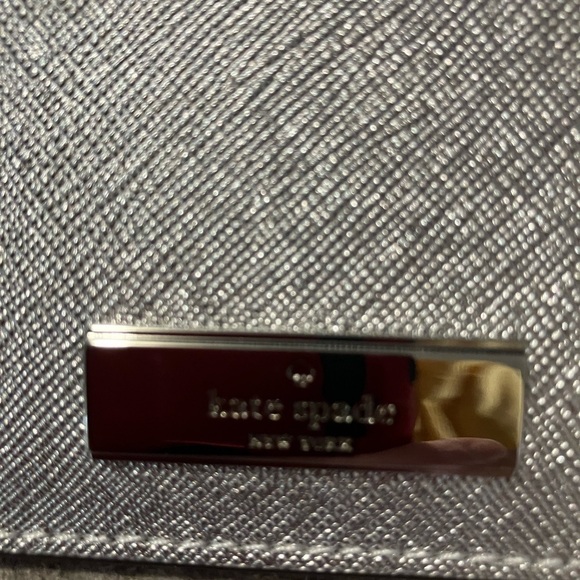 Kate Spade Saffiano Leather Silver Card Holder NWT - Picture 3 of 6